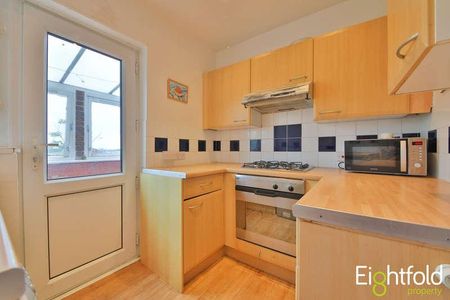 Carlyle Avenue, Brighton, BN2 - Photo 5