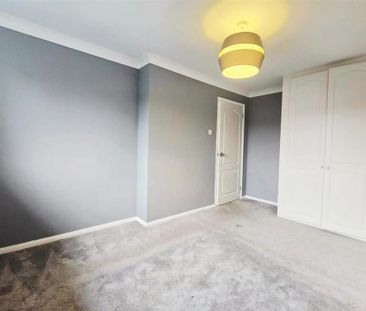 3 bedroom end of terrace house to rent - Photo 3