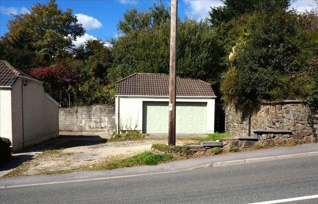 Llandeilo Road, Gorslas, Llanelli, SA14 - Photo 1