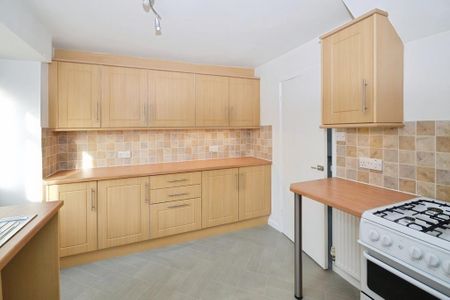 3 bedroom terraced house to rent - Photo 4