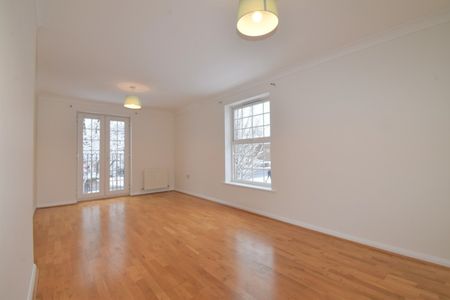 2 bedroom Apartment - Bridge Court, Welwyn Garden City - Photo 2