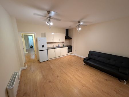 1 Bed Flat, East India Dock Road, E14 - Photo 4