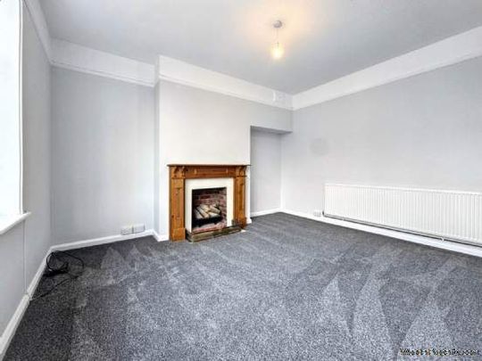 2 bedroom property to rent in Poole - Photo 1