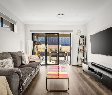 Single Level Stunner - Photo 3