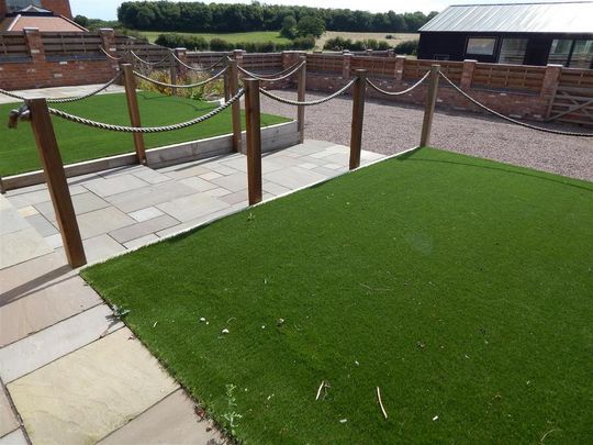 3 bedroom barn conversion to rent - Photo 1