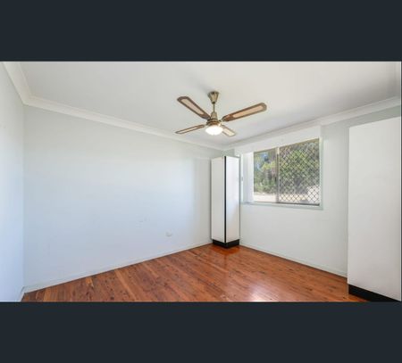 27 Sloane Street, Kalkie, Qld 4670 - Photo 2