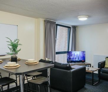 1 bedroom in a flat share to rent - Photo 1