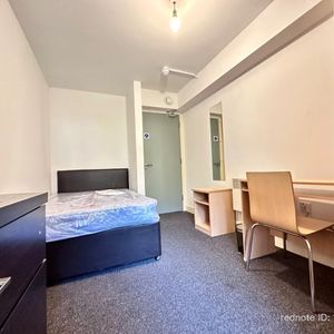 Room in a Shared Flat, The Grafton, M13 - Photo 2