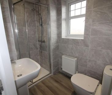 4 bedroom detached house to rent - Photo 4