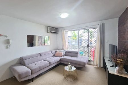 2/10 Stirrat Street, - Photo 3