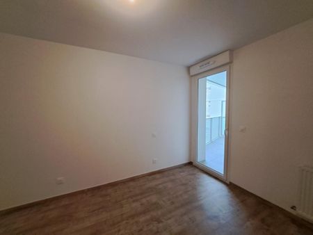 Location Appartement 2 pièces 48m² THONON LES BAINS 74200 - Photo 2