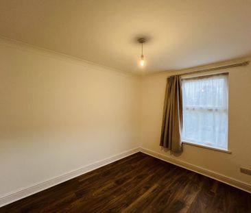 3 bedroom flat to rent - Photo 5
