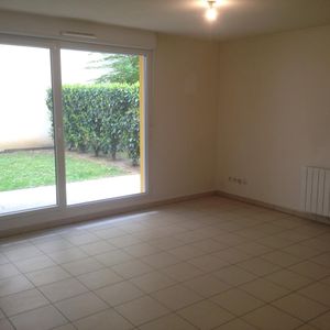 location Appartement T2 DE 41.23m² À VENISSIEUX - Photo 2