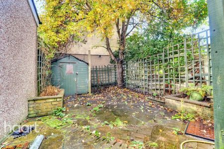 3 bedroom terraced house to rent - Photo 3