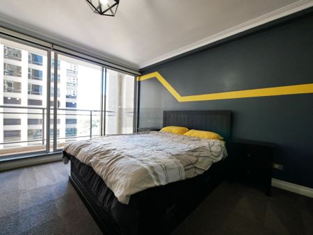 FULLY FURNISHED STUNNING CONDITION ONE BEDROOM - Photo 2