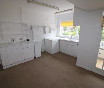 2 bedroom detached bungalow to rent - Photo 5