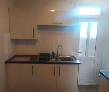 4 bedroom terraced house to rent - Photo 6