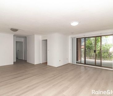 2 Bedroom Unit in a Central Location! - Photo 1