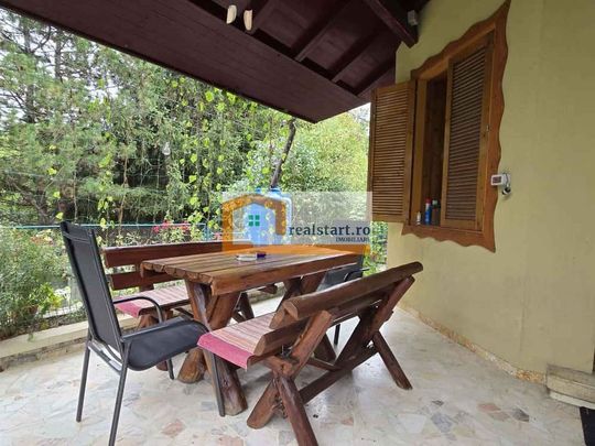 Vedere padure, panouri solare si fotovoltaice, pompa de c... - Fotografie 1