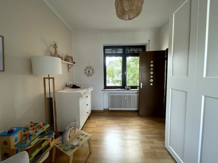 KREFELD-UERDINGEN: SCHÖNE 3,5-ZIMMER WOHNUNG IN RHEINNÄHE ZU MIETEN! - Foto 4