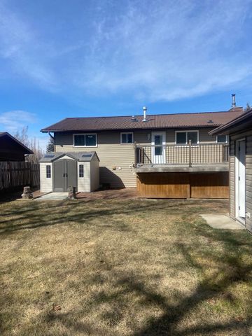 Fabulous 4 Bedroom House in Innisfail with Garage! - Photo 5