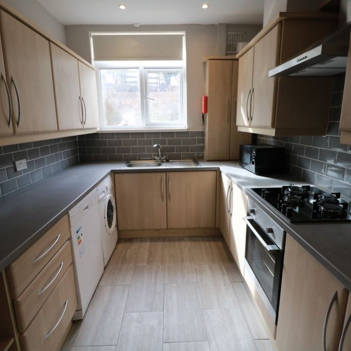 2 Bedroom Terraced To Rent in Nottingham - Photo 1