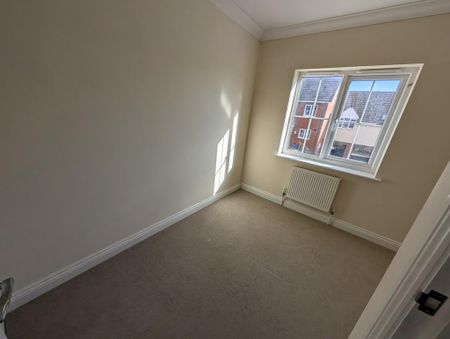 3 bedroom semi-detached house to rent - Photo 2