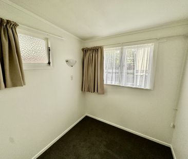 Sunny & Serene on Shoebridge Crescent - Photo 2