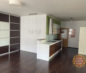 Apartment for rent, 2+kk - 1 bedroom, 68m - Photo 2