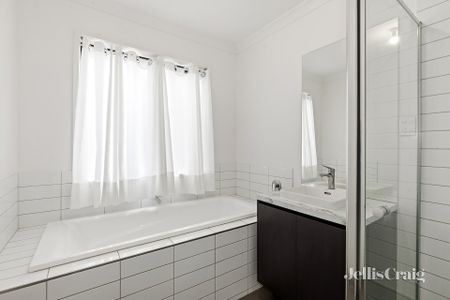 11 Ayton Street, Ivanhoe - Photo 5