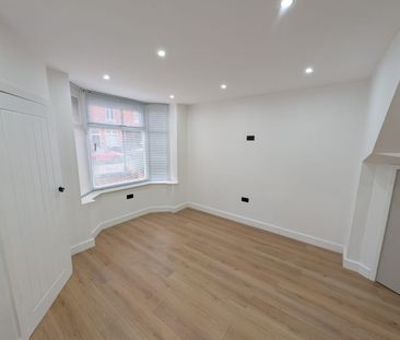3 Bed Terraced House, Shakleton Road, CV5 - Photo 3