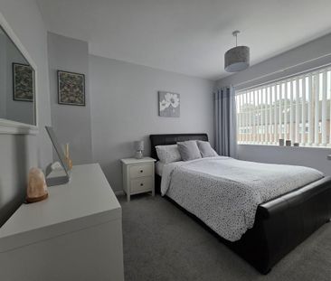 3 bedroom semi-detached house to rent - Photo 3