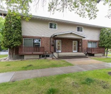 Cozy 3 bedrooms,1.5 Bathrooms home in king edwards park — 3 Bedroom... - Photo 1