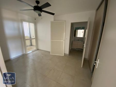 Location Appartement 4 pièces 114m² STE CLOTILDE 97490 - Photo 2