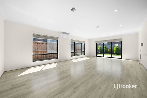 60 Cloudburst Avenue, Wyndham Vale VIC, Belconnen - Photo 1