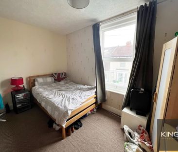 4 bedroom terraced house to rent - Photo 6