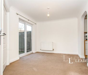 4 bedroom house to rent Collingwood Drive, Longstanton, Cambridge, ... - Photo 2