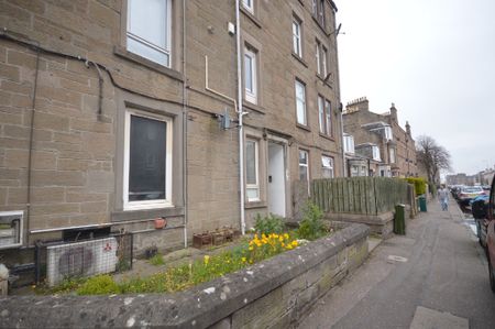 341 Clepington Road, Coldside, Dundee - Photo 5