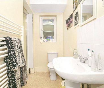 6 bedroom semi-detached house to rent - Photo 2