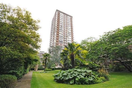 Large Room In a very safe and secure Flat overlooking Hyde Park. - Photo 5