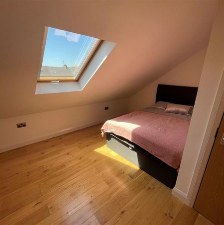 3 bedroom apartment to rent - Photo 3