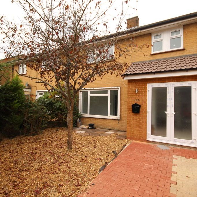 Applegarth Avenue, Guildford - Photo 1