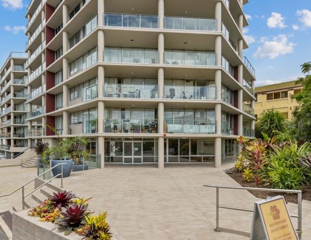 Furnished 2-bedroom, 2-bathroom at Centrepoint Apartment - Photo 1