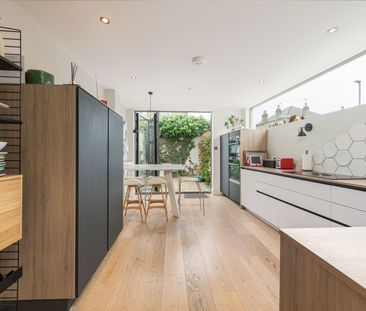 4 Bed End Terrace, Bennerley Road, SW11 - Photo 4