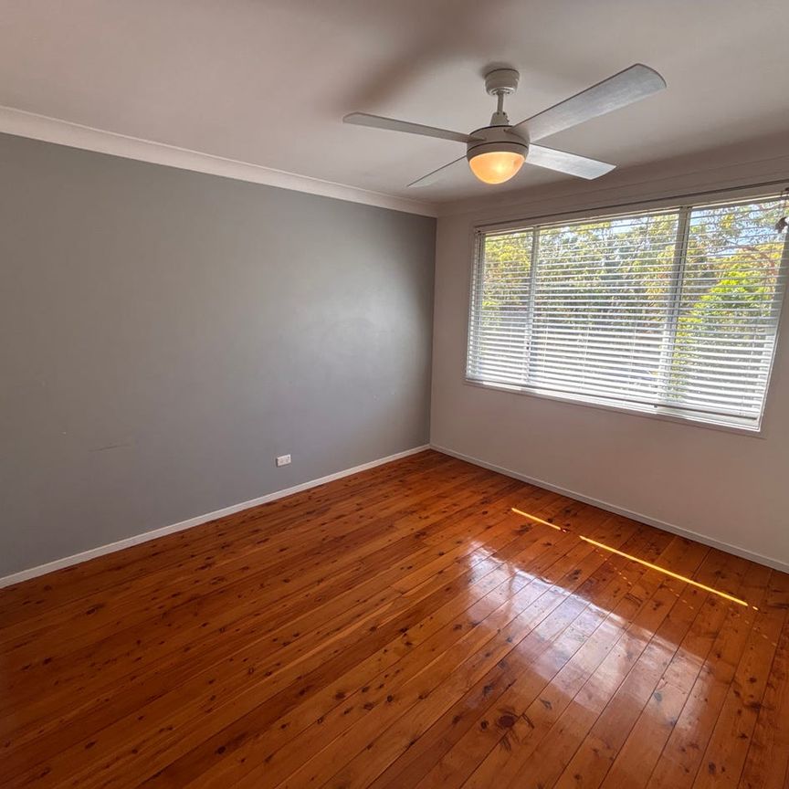 Quiet, Secure & Well-Presented - Your Next Home Awaits at 5 Mirrabooka Road - Photo 1