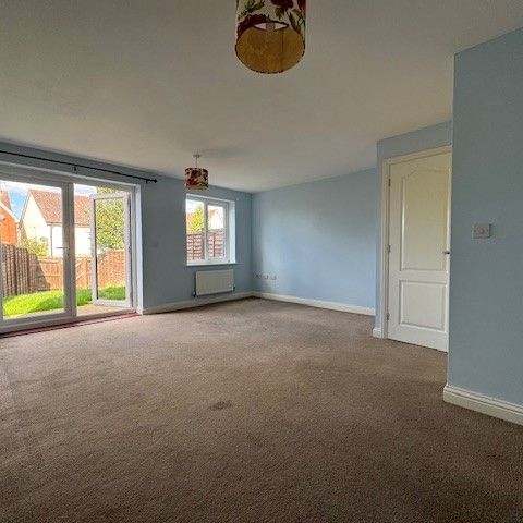 3 bedroom house to rent Gilbert Road, Stanton, IP31 - Photo 1