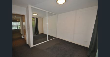 First Floor Front Unit - Photo 5