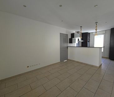 Location Maison 4 pièces 82m² MARSEILLE 11ème - Photo 2