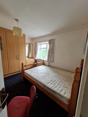 1 bedroom in a house share to rent - Photo 5