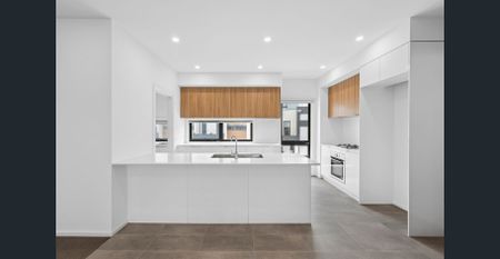 Exceptionally Presented in ideal South Geelong - Photo 3